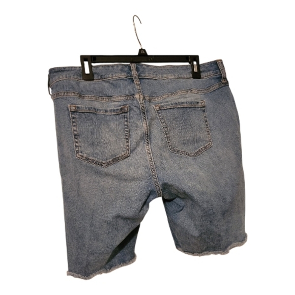 Torrid denim shorts size 14 Distressed - Picture 11 of 11